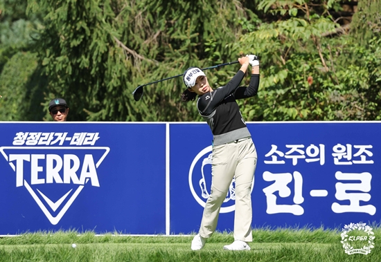 KLPGA 하이트진로 챔피언십 3R, 가을 여왕 <b>김수지</b> 단독 <b>선두</b>