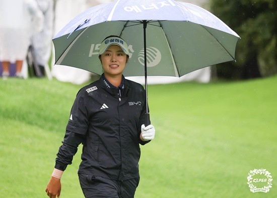 KLPGA 챔피언십 3R, 시즌 4승 눈앞 <b>서교림 단독 선두</b>...김민솔 3타 차 2위...